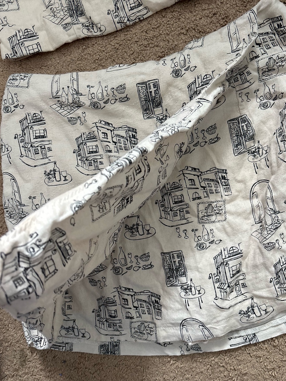 Abercrombie & Fitch Cream Two-Piece Skort Set with Black Cafe Print - Picture 2 of 3